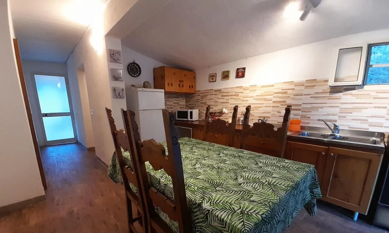 Garden House Q4527 Villa Carloforte  Italien